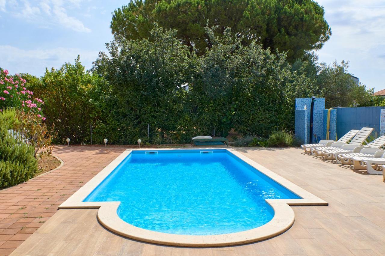 Cittanova Boutique Apartment Con Piscina Novigrad Istria Exterior foto